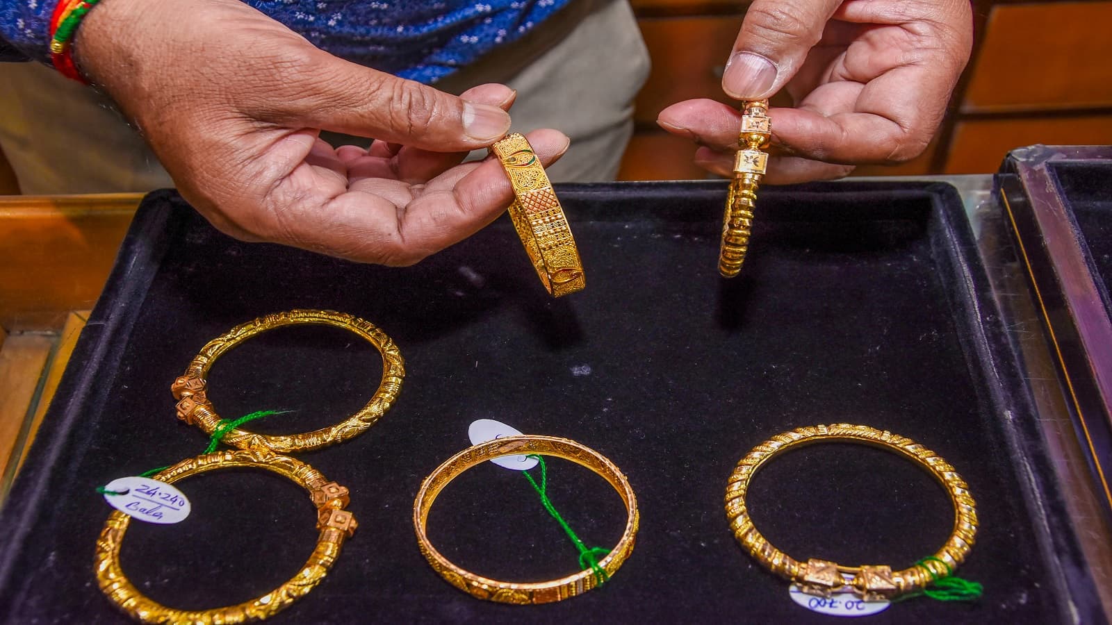 GRT Jewellers to Acquire 74% Stake in TBZ for Rs 1,033 Crore