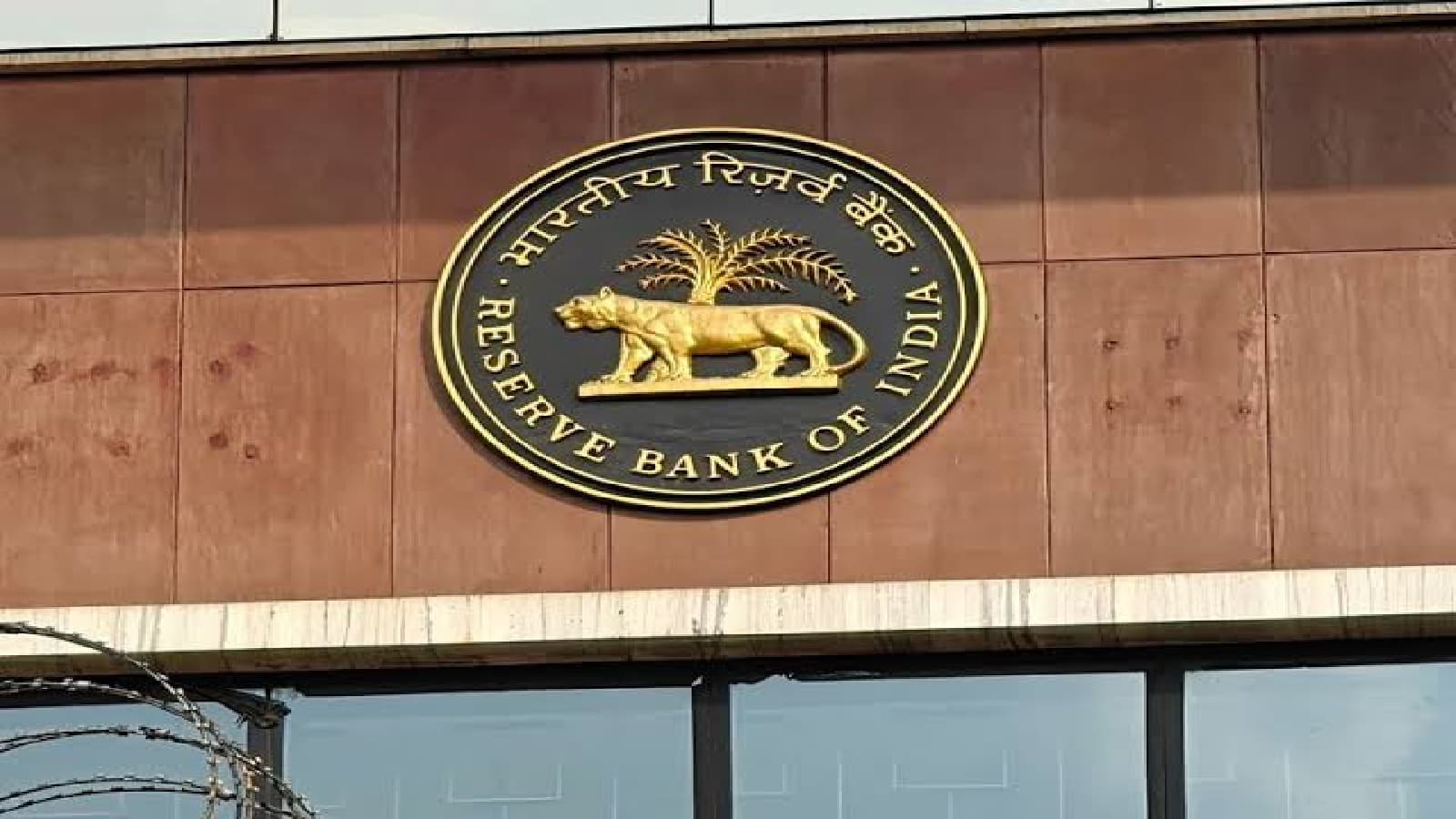 RBI Governor Meets FM Sitharaman Ahead of October MPC Meet Amid Inflation, Crude Oil Risks