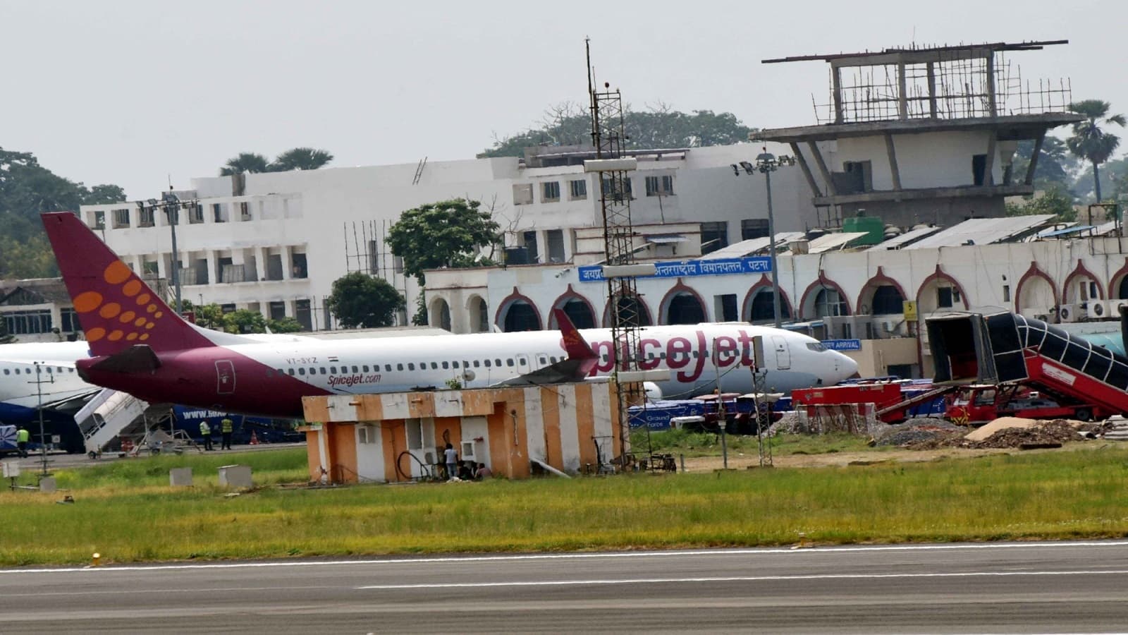 SpiceJet Flights Delayed, Cancelled at Delhi Airport Amid Operational Disruptions