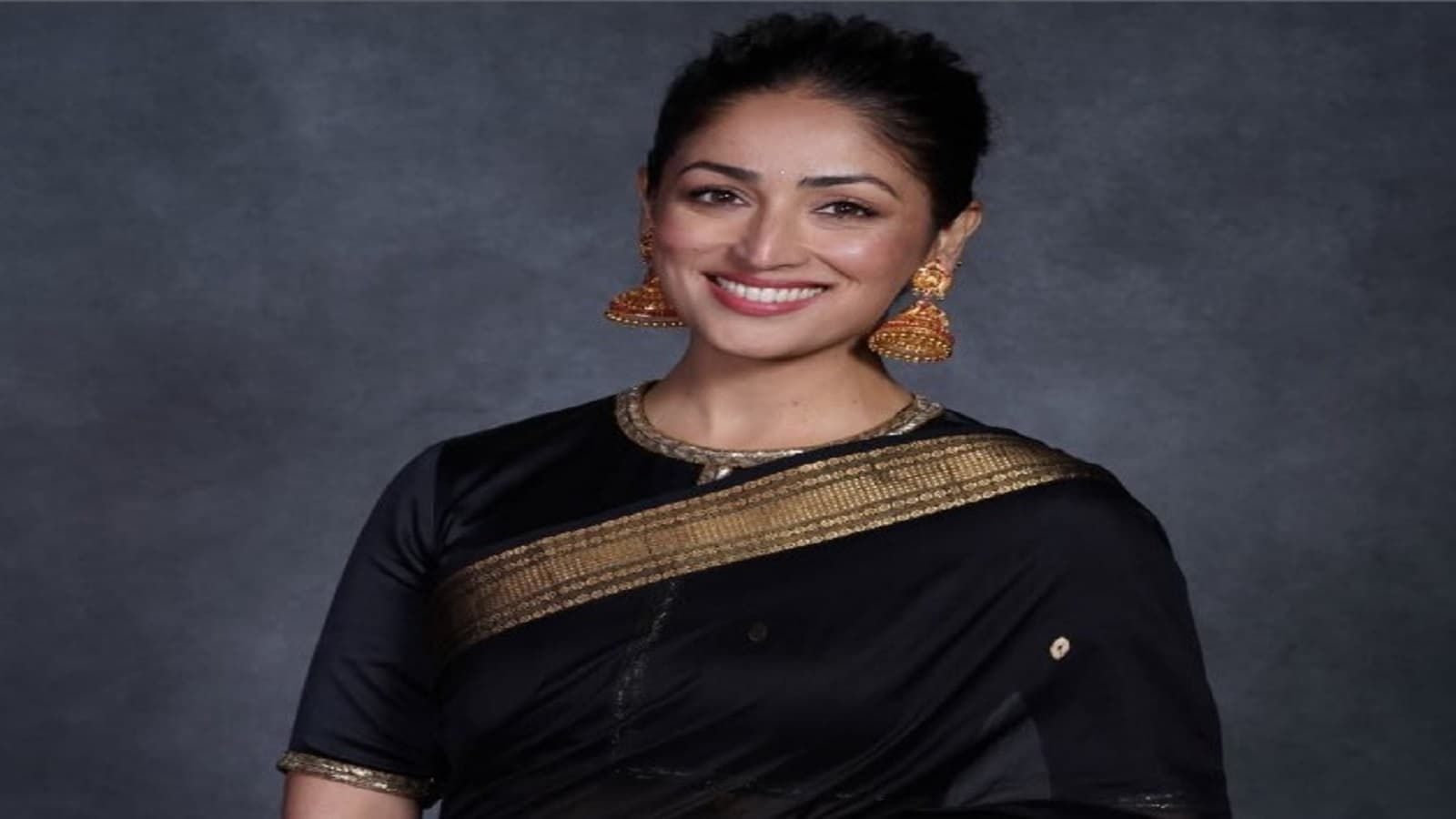 Yami Gautam Flaunts Black Maheshwari Saree, Celebrates Generations of Handloom Craftsmanship