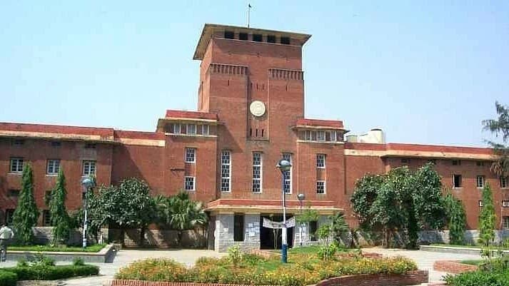 DU VC asks DUSU leaders to lead drug-free campus campaign, proposes wellness centers