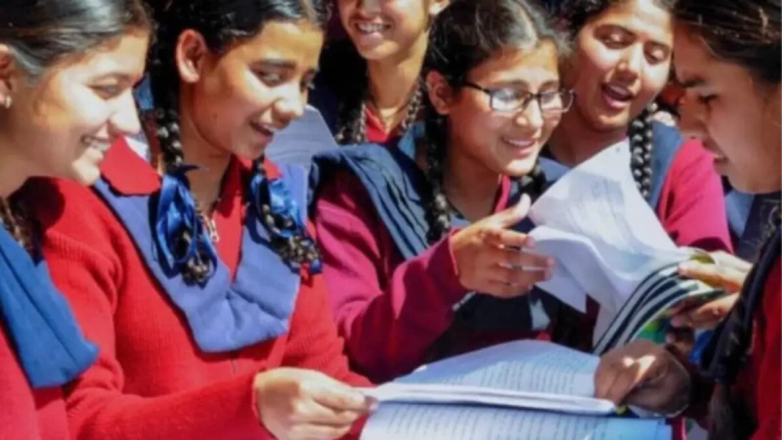 UP Board UPMSP extends the deadline for 5,905 schools to submit Class 9 and 11 student lists for the 2026–27 session.
