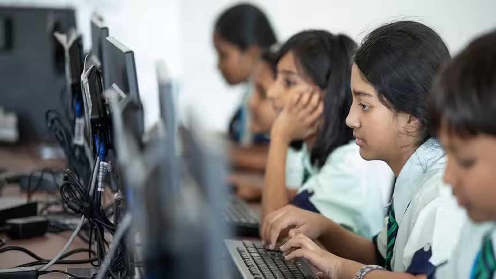 Jawahar Navodaya Vidyalaya admissions 2027 for Class 9 and Class 11 lateral entry registration.