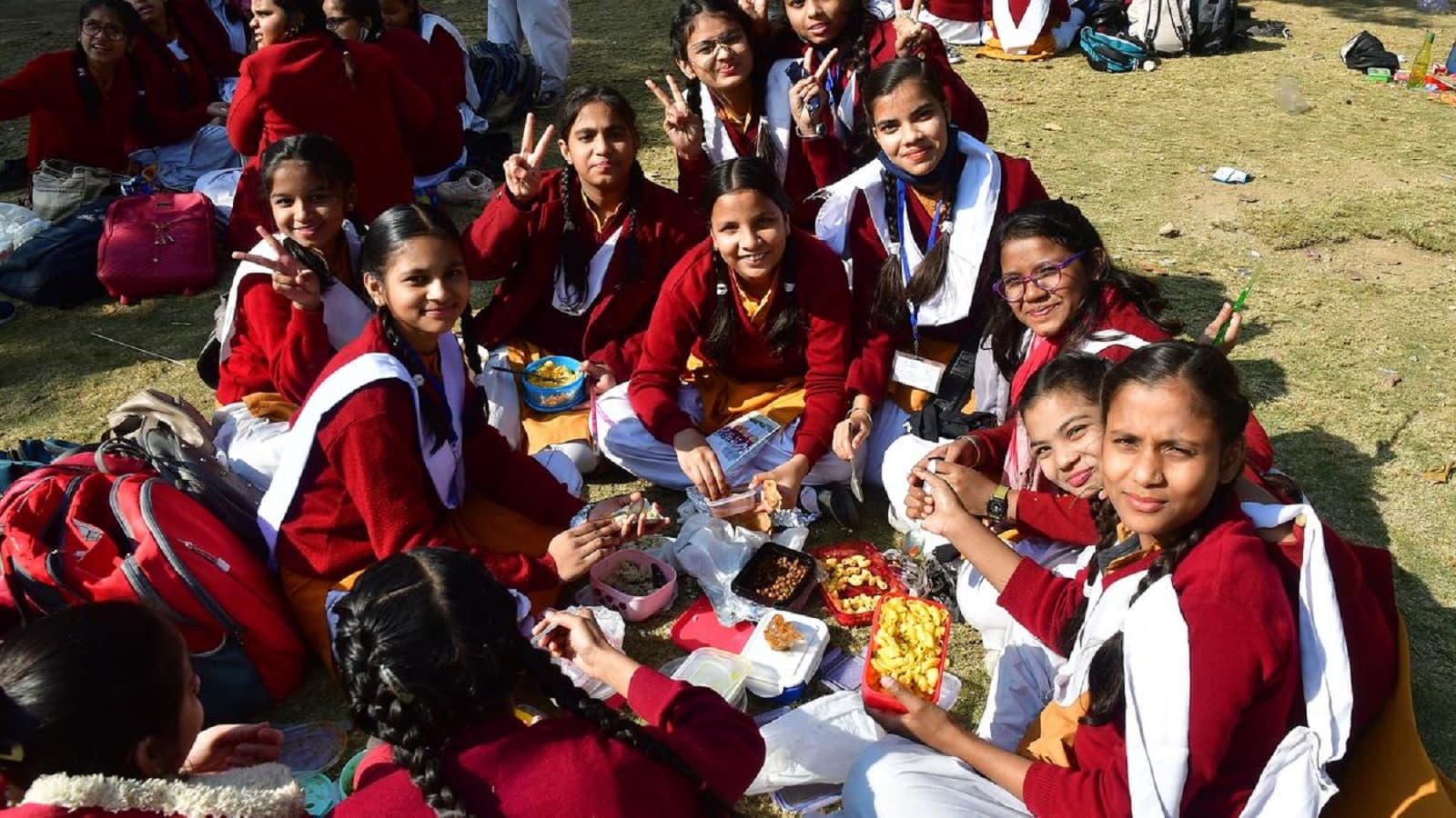 Delhi High Court ruling on cash assistance for school uniforms for EWS and disadvantaged group students in private schools.