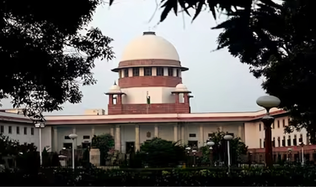 Supreme Court Halts Fact Check Unit: Scrutinizing India's Regulatory Approach and IT Rules 2023