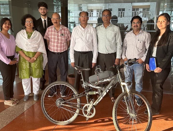 Heart-Smart E-Cycle: where technology meets health