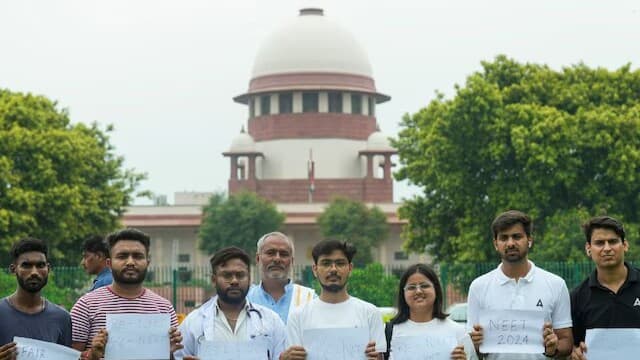 protest against NEET UG 2024