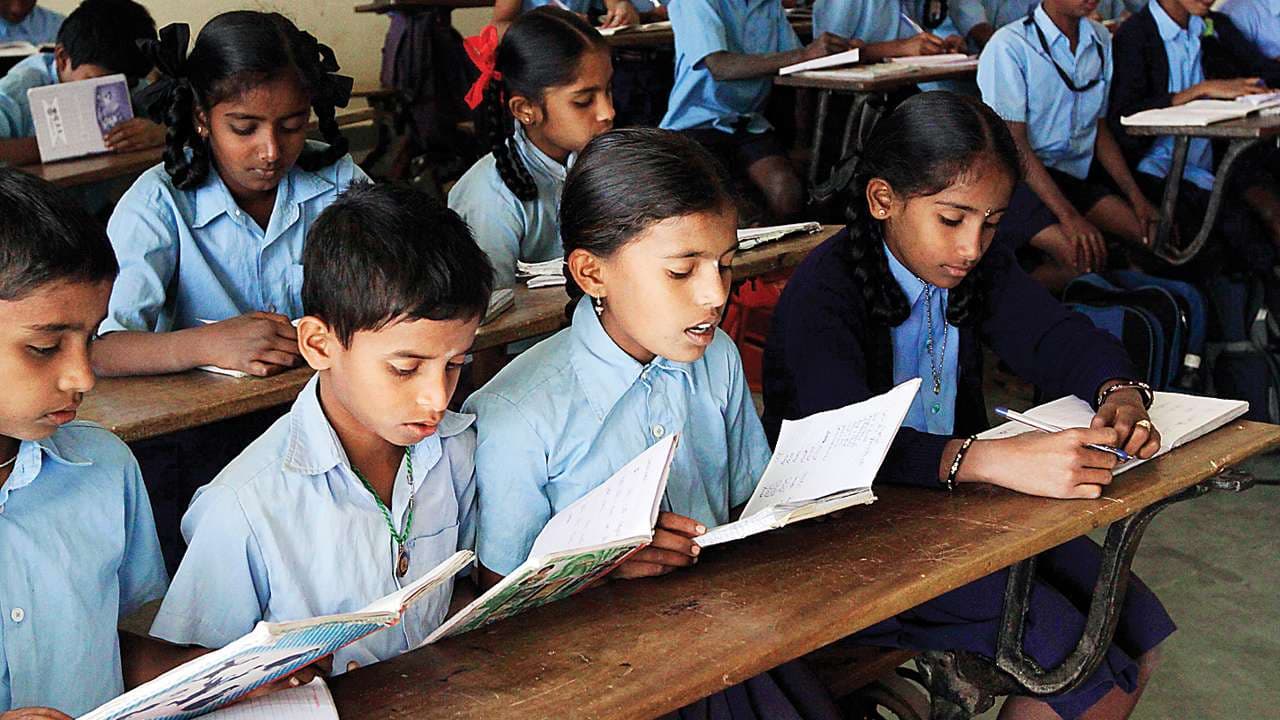 Classroom-based media literacy lessons help students identify misinformation: Study