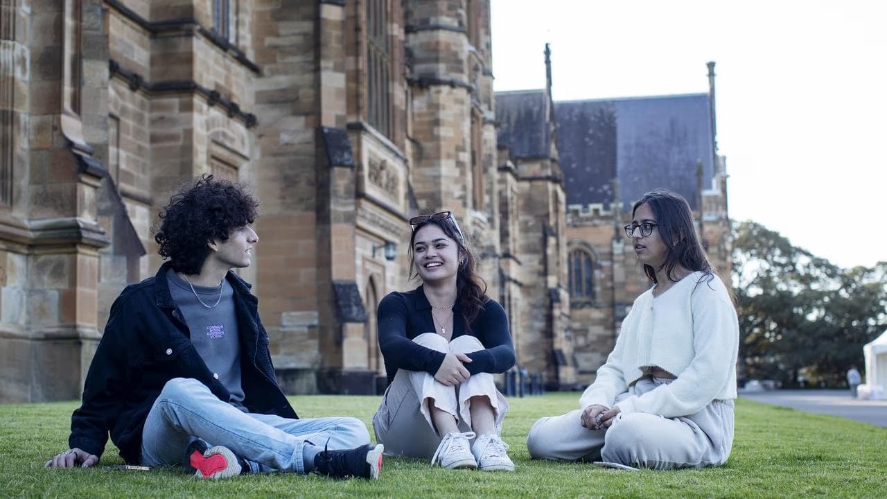 Australian govt sets target to ensure over 50% local enrollments in universities