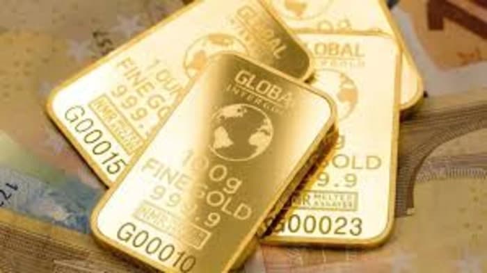 Global Gold Prices Rise on Weak Dollar as Markets Await US Fed Decision