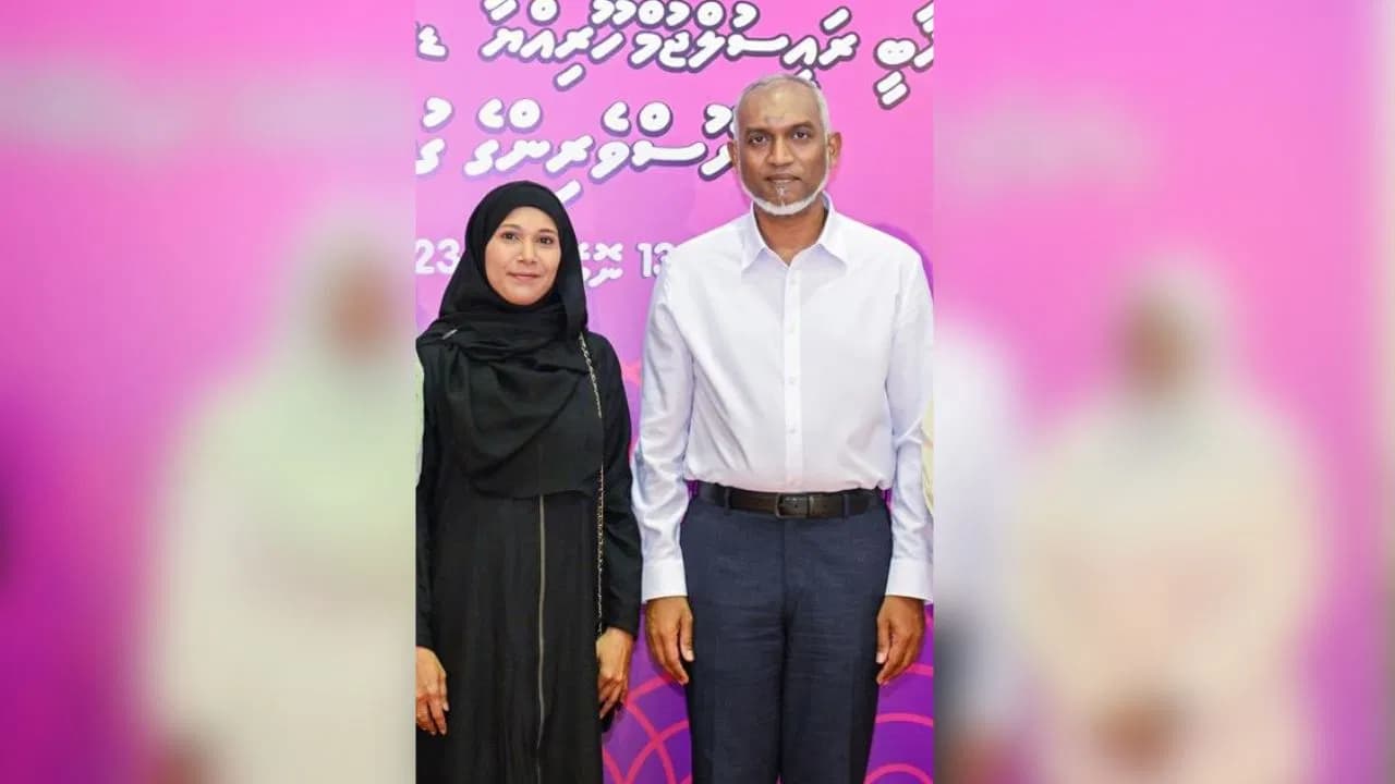 Suspended Maldives minister apologizes for post resembling Indian Flag