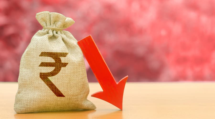 Rupee falls 7 paise to 83.38 against US dollar in early trade