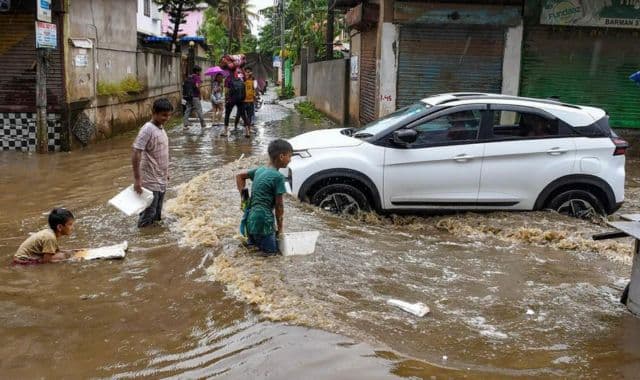 Waterlogging in Guwahati due to Cyclone Remal.