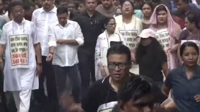 Mamata Banerjee leads massive Kolkata march against harassment of Bengali migrants