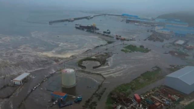 massive undersea earthquake