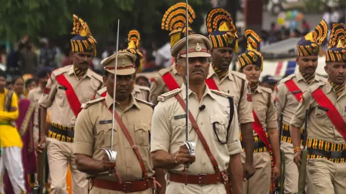 Applications open for 1,600 Armed Police Constable vacancies in Karnataka