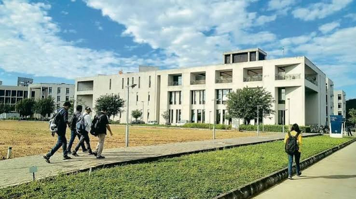 Gujarat earmarks Rs 190 crore for semiconductor research and training hub