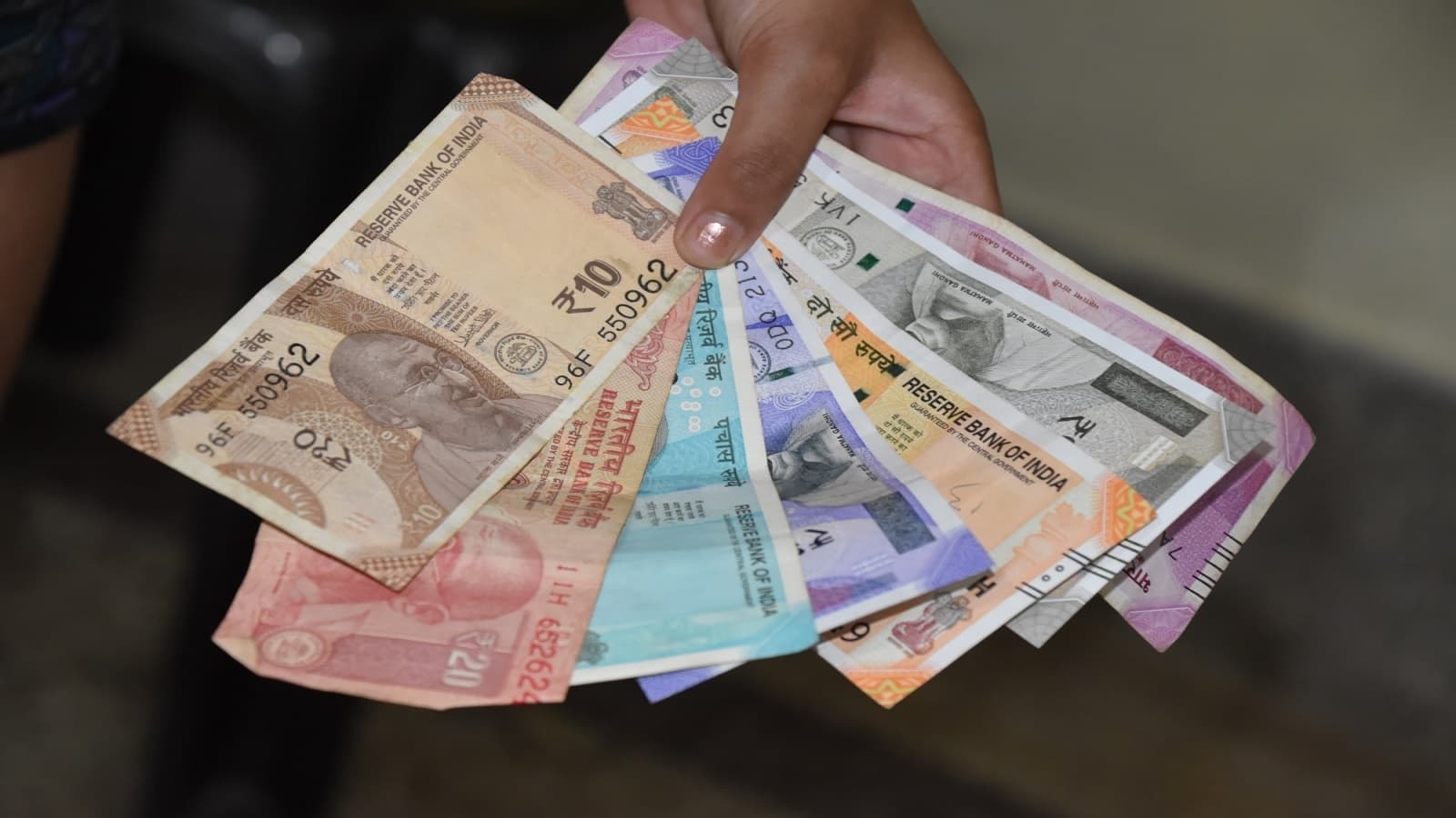 “₹10 & ₹20 Notes to Go Plastic? Govt Approves 2 Billion Polymer Notes for Trials”