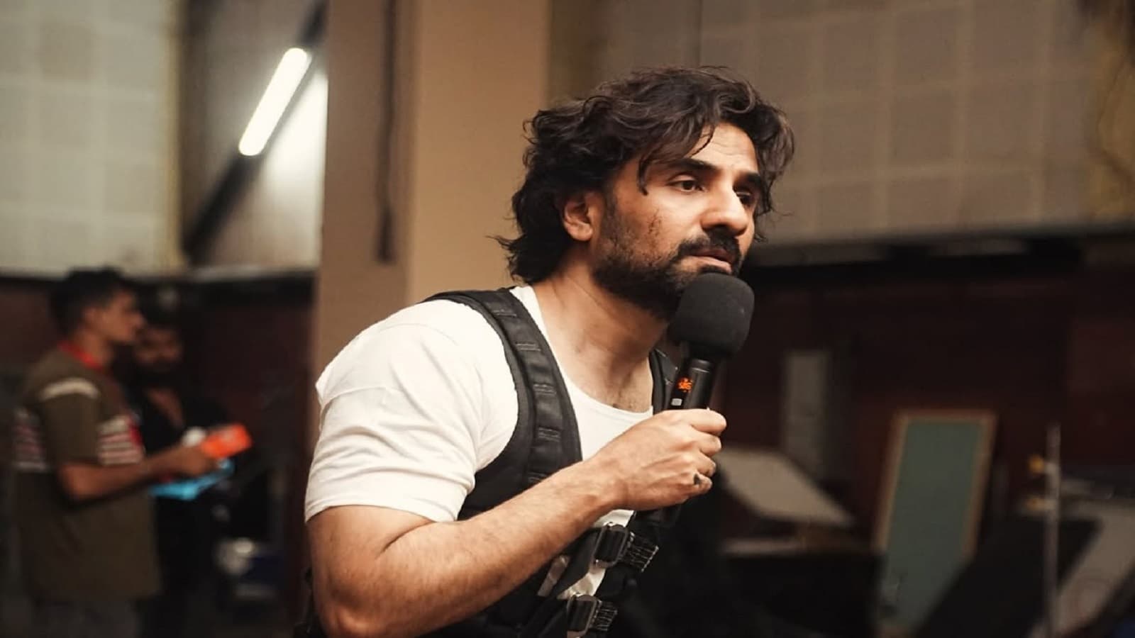 Vir Das Wraps Up Horror Film ‘Baara Number’: “Directing Is Hard”