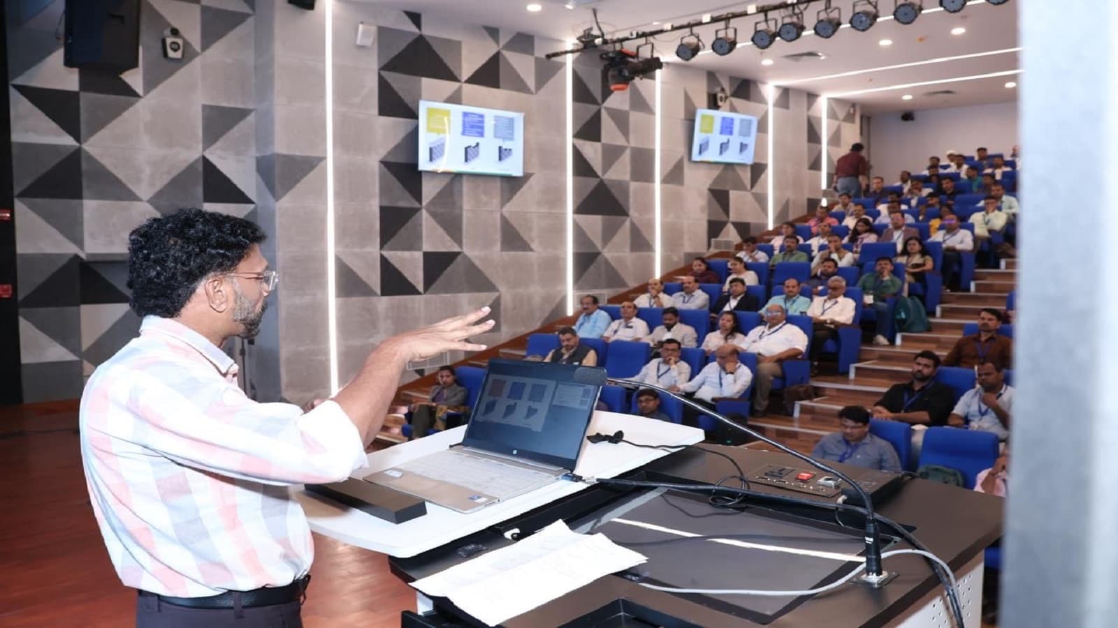 FSSAI Tightens Food Rules: Businesses Trained on Labelling, Advertising Amid Warning Scrutiny