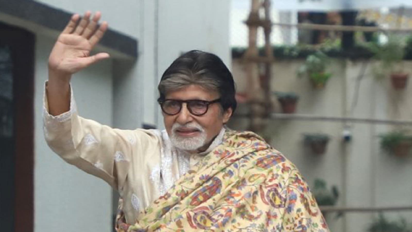 Amitabh Bachchan Reveals Why His Family Adopted ‘Bachchan’ Surname