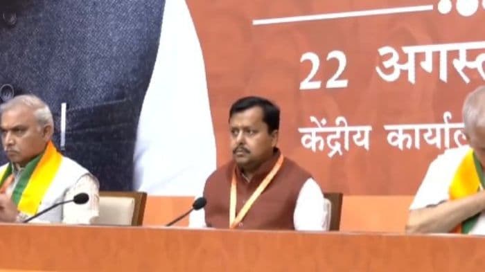 BJP chief Nitin Nabin holds first meeting with new team at party headquarters