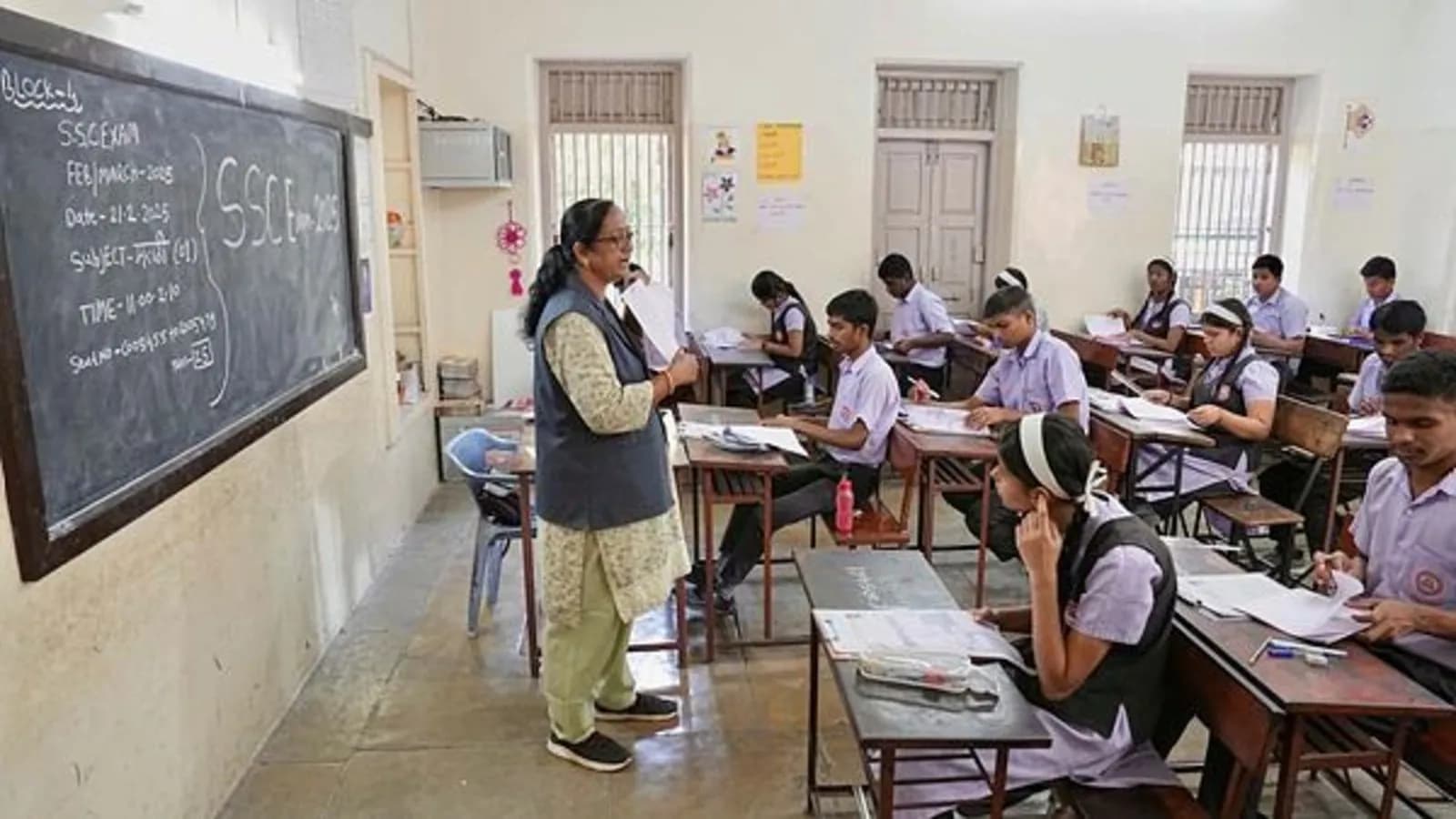 West Bengal school building representing UDISE+ data showing 4,133 zero-enrolment schools and 19,502 posted teachers.