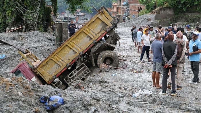 Nepal floods: Death toll reaches 903, over 4,200 still missing as tunnel rescue efforts intensify