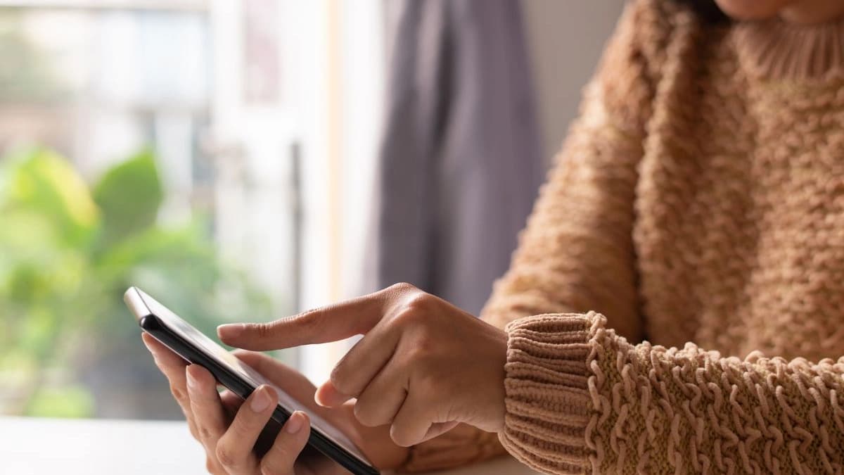 DoT warns mobile users against IMEI tampering, SIM misuse