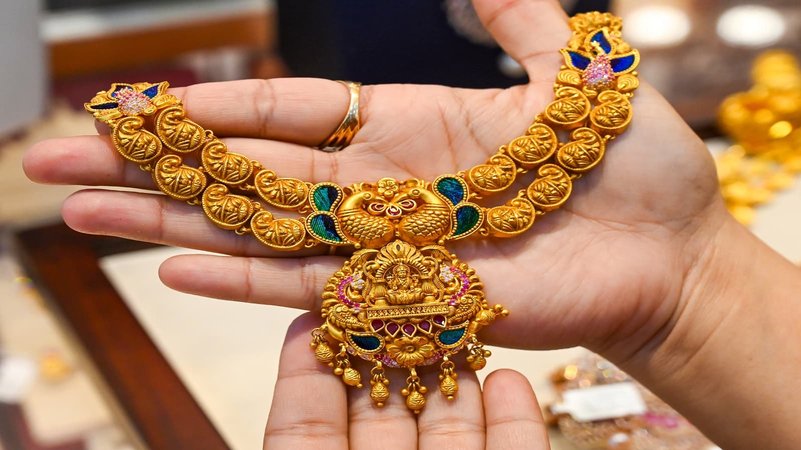 Gold Prices Slip as US Inflation Boosts Fed Rate Hike Bets