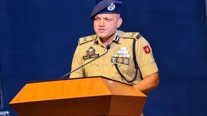 J&K Police chief urges students to resist drugs, betting and social media traps