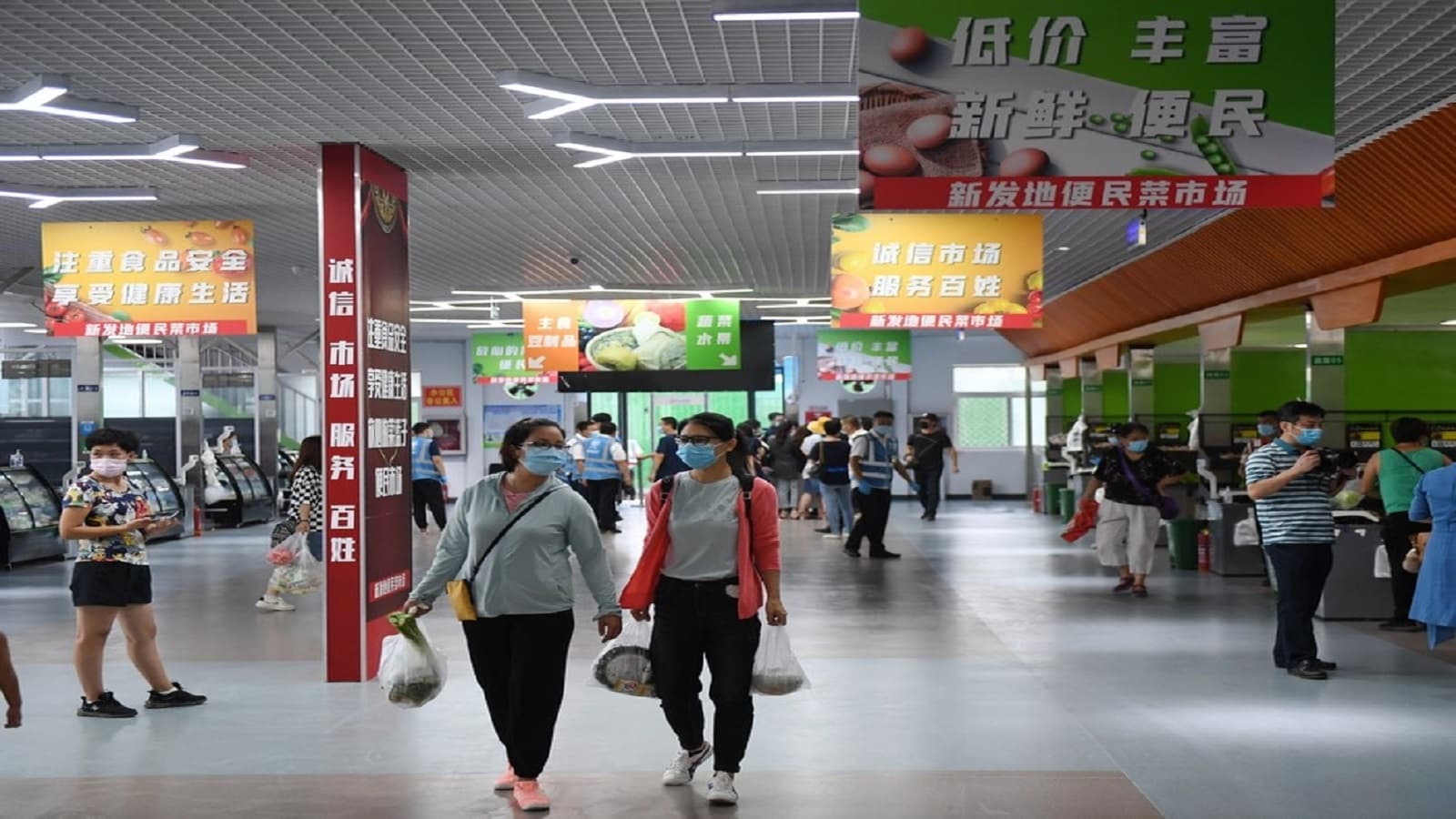 Luxury Brands Close Stores in China as Weak Consumer Demand Hits Market: Report