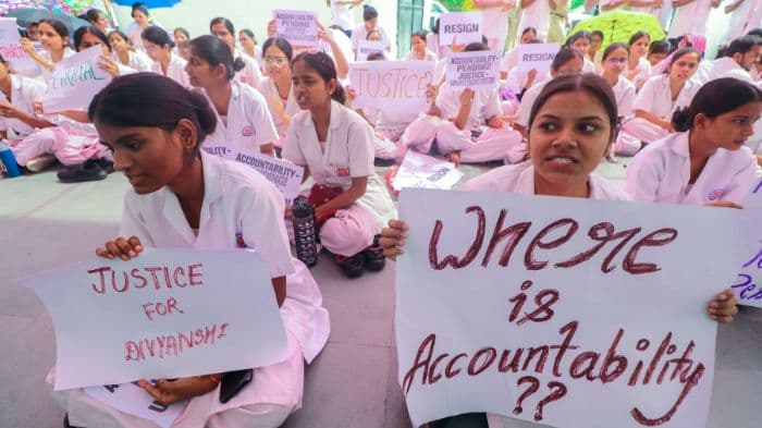 KGMU issues disciplinary warning to nursing students over renewed protest