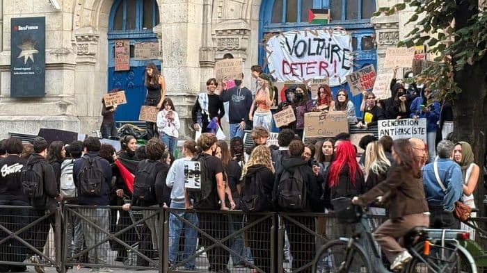 French student protests widen as school grievances collide with election politics