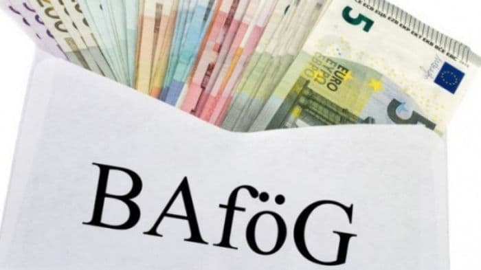 Germany’s BAföG reform faces criticism over aid amounts and timeline