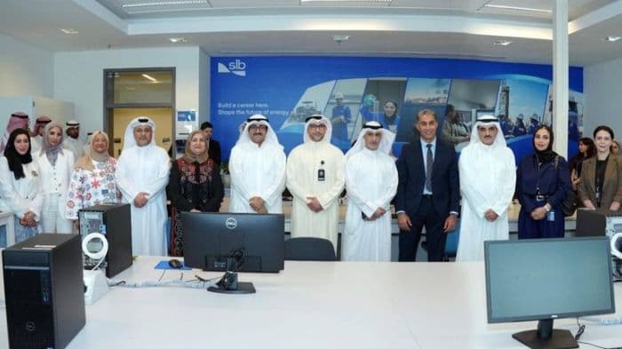 Kuwait University opens petroleum lab to train geology students