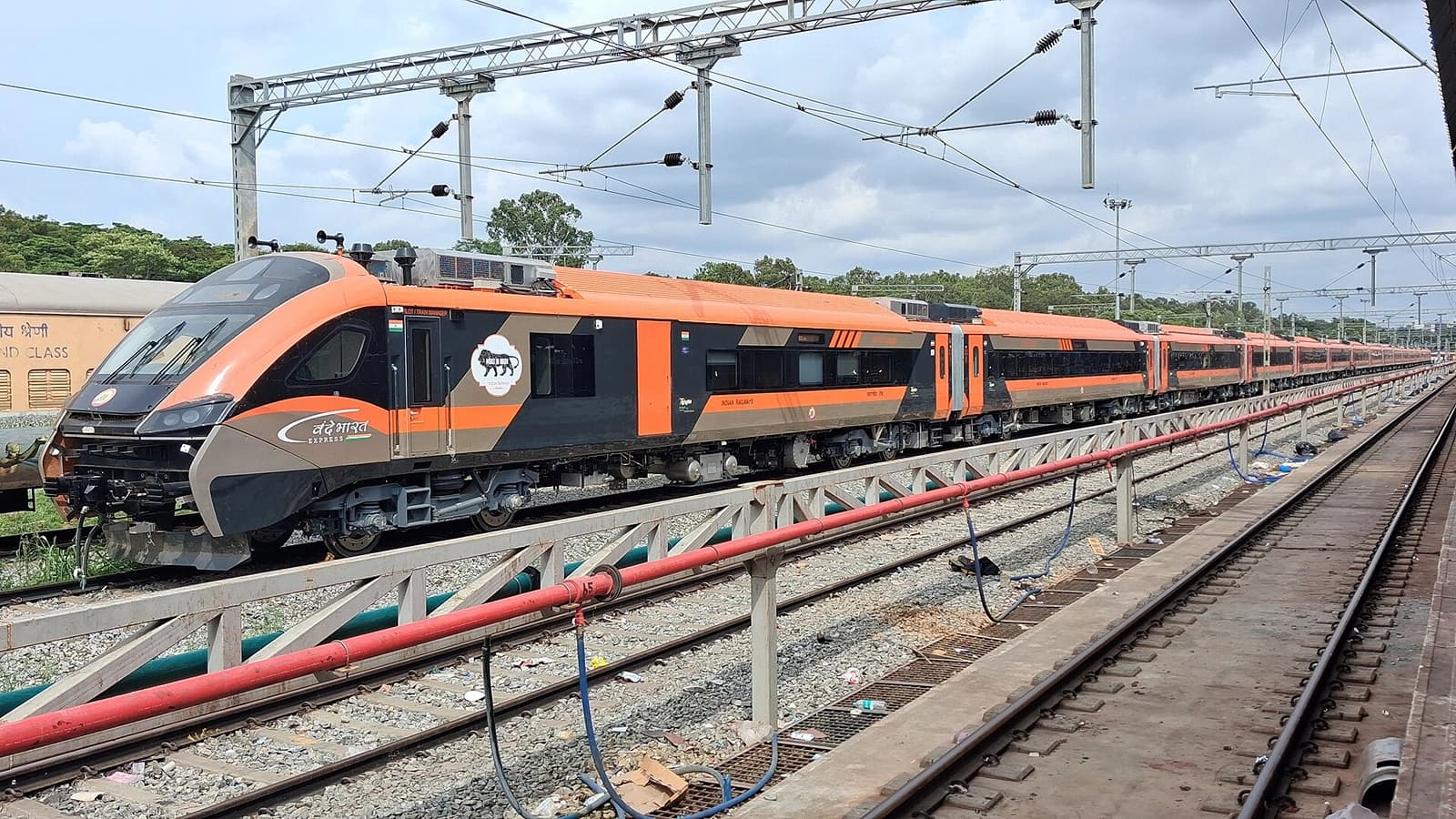 Varanasi-New Delhi Vande Bharat Sleeper train