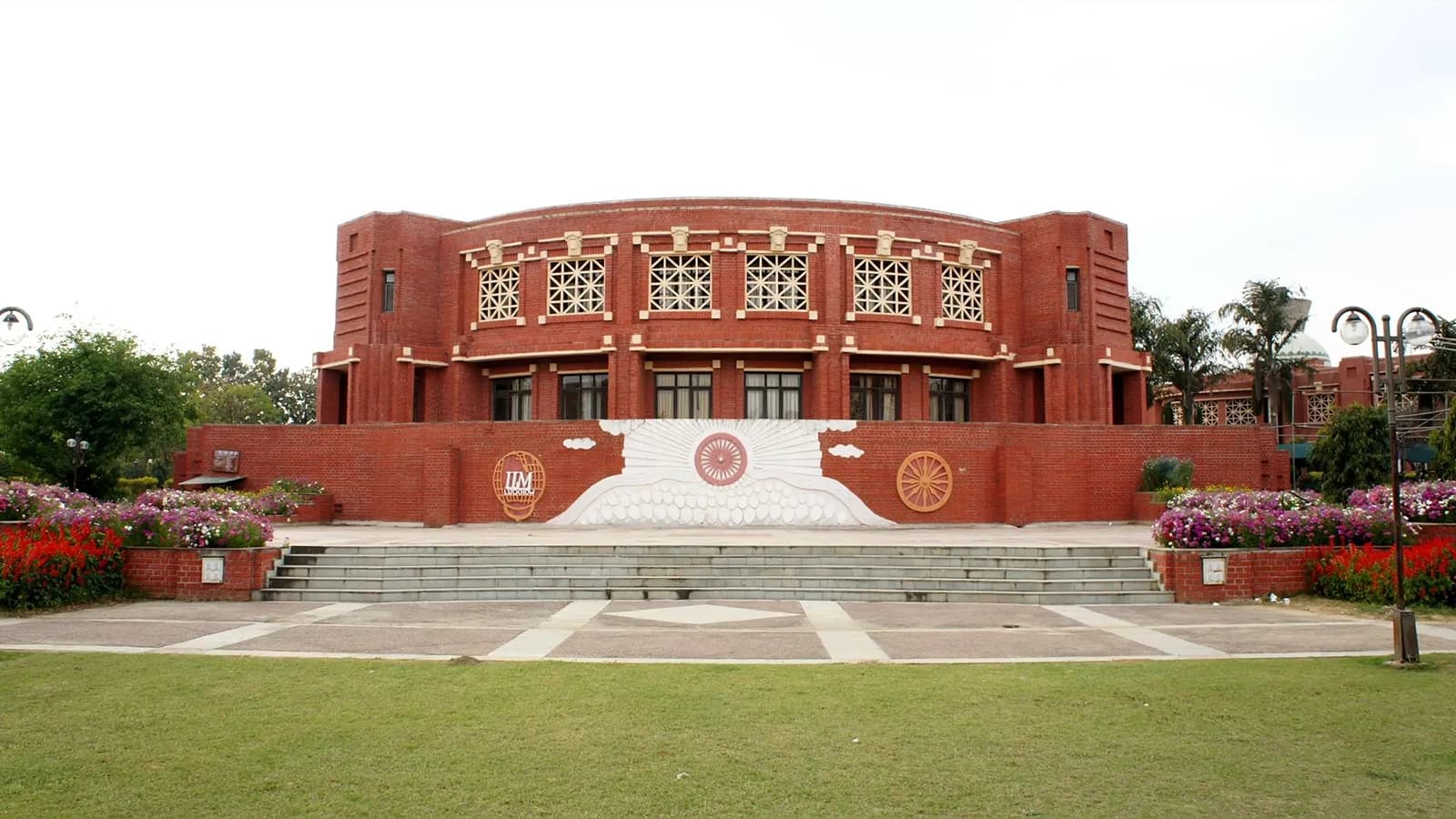 IIM Lucknow launches MBA in Family Business course